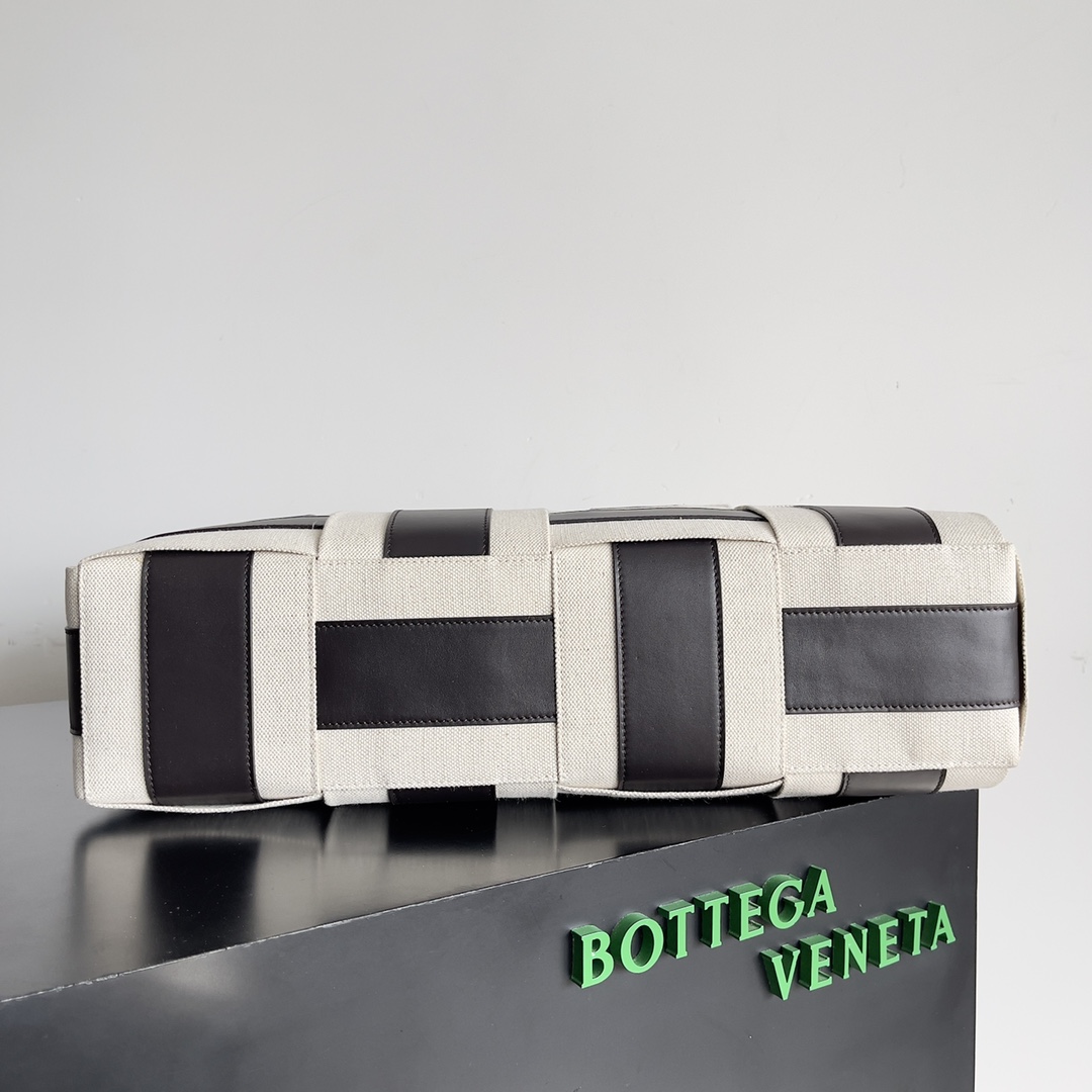 Bottega Veneta Shopping Bags